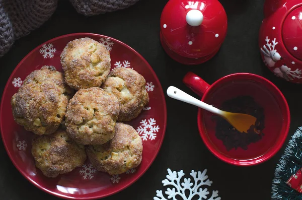 Cottage cheese cookies with apple and tea on Christmas — Stock Photo, Image