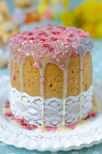 釉薬と心の装飾とイースター ケーキ — ストック写真