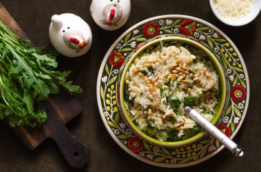 Makarna parmesanlı roka limon ve çam fıstığı  