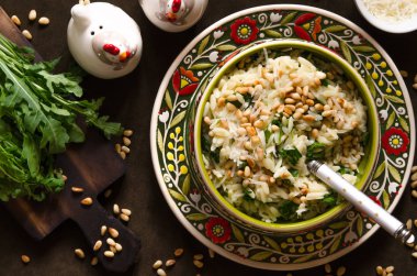 Makarna parmesanlı roka limon ve çam fıstığı  