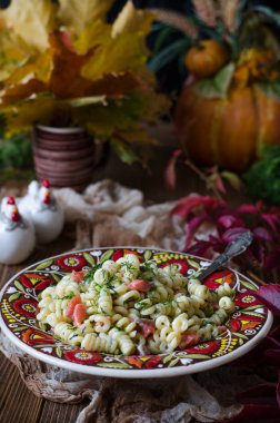 Pasta krem peynir ve biraz tuzlanmış somon ile  