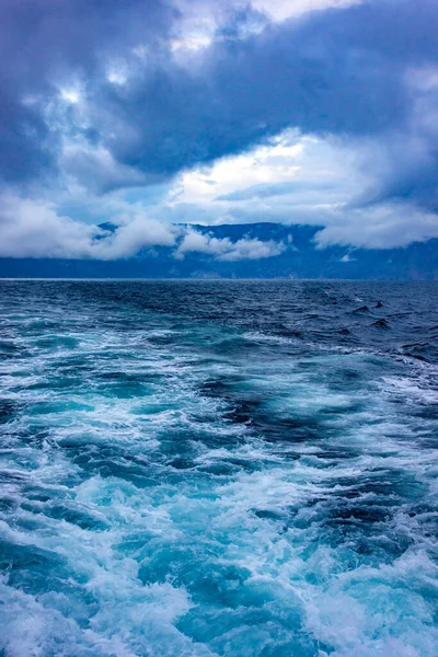 Буря Хмари Бурхливі Хвилі Морі Ввечері Під Час Шторму Взимку — стокове фото