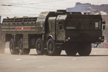 Moskova, Rusya - 10.05.2016: Meydanda zafer günü 9 Mayıs. Askeri malzeme..