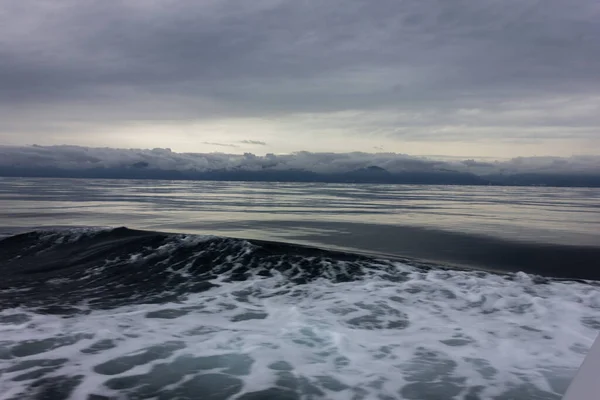 Fırtına Sırasında Deniz Okyanusta Öfkeli Bir Dalga Deniz Köpüğü — Stok fotoğraf