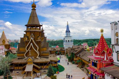Rusya Moskova. Izmailovsky Kremlin. Kremlin meydanındaki ahşap kilise..