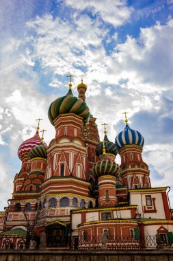 - Rusya. Moskova Kremlin manzarası. Bulutlu bir günde Moskova 'da dolaşmak.