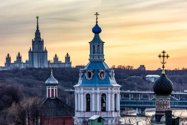 Rusland Loop Rond Moskou Bij Zonsondergang Zicht Moskouse Staatsuniversiteit Kathedralen — Stockfoto