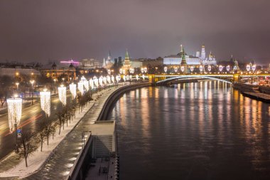 Moskova, Rusya, 06.01.2018: Moskova 'nın gece manzarası. Gece manzarası Kremlin