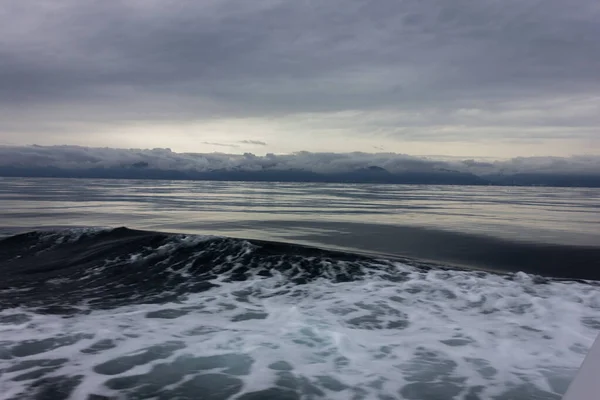 Zee Tijdens Een Storm Een Woedende Golf Oceaan Zeeschuim — Stockfoto