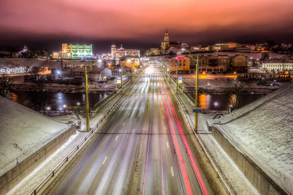 Belarus Grodno Gennaio 2019 Night Grodno Strada Con Auto Ponte — Foto Stock