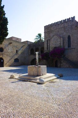 Yunanistan, Rodos 'un eski sokakları ve Rodos adasının kalesi