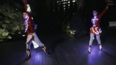 Performansı Led kılık geceleri açık göstermek