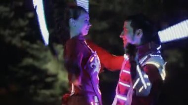 İnsan performansı gece şehirde yol açtı.