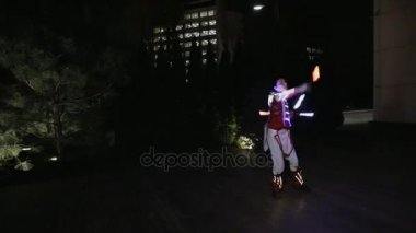 Sihirli sanatçılar, neon Haritayı açtı