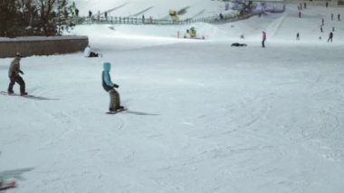 Kimliği belirsiz kişi - dikiz ile kayak pisti