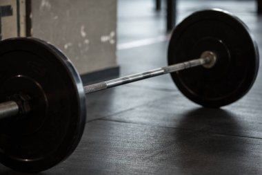 Halter kattaki spor salonunda