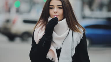 Kadın sigara elektronik sigarette frost kış City