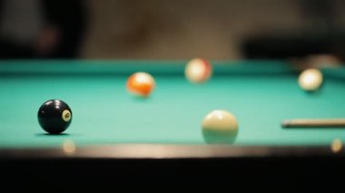 Bilardo Havuzu, oyun topu