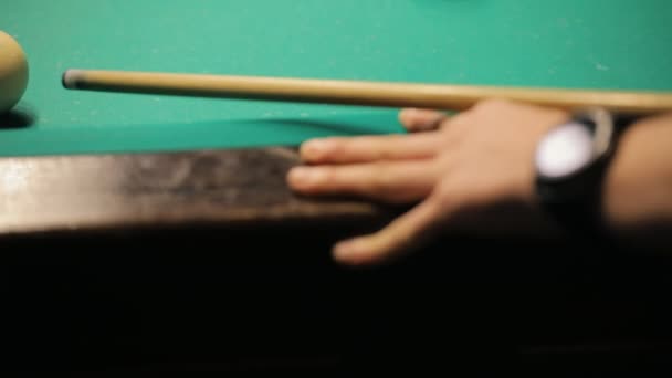 Billiards, male hands kick cue to ball — Stock Video
