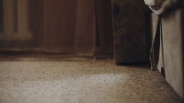 Günaydın, yataktan feets yatak odasına gitti kız alma kadın