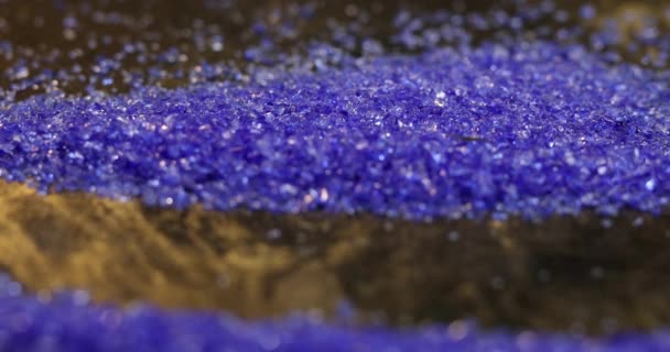 Sweep blauw saffier materiaal op zwarte achtergrond — Stockvideo