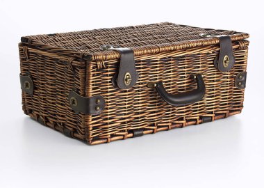 Hasır kutu beyaz üzerine izole edilmiş depolama için