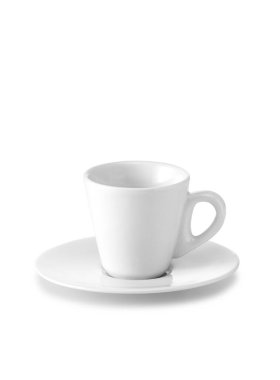 Beyaz fonda izole edilmiş çay tabağı üzerinde bir fincan kahve. 