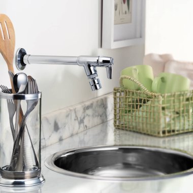 Mutfak lavabosu, mutfak gereçleri.