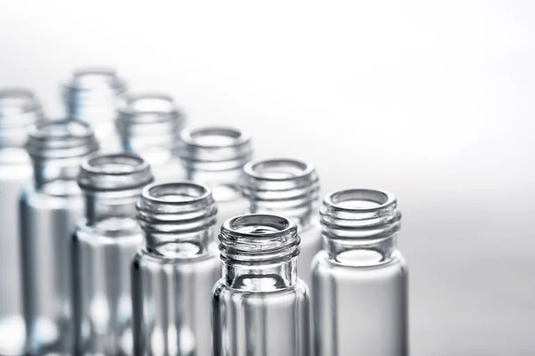 Primer Plano Del Grupo Botellas Diferentes Sobre Fondo Blanco — Foto de Stock
