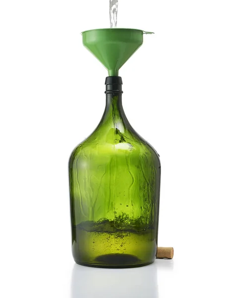 Botella Verde Aislada Sobre Fondo Blanco — Foto de Stock