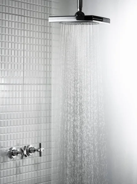 Dusche Weißen Badezimmer — Stockfoto