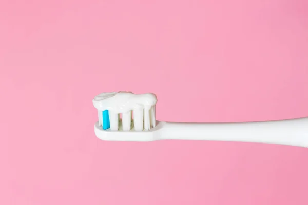White Electric Toothbrush Toothpaste Pink Background Concept Good Mouth Hygiene — Stock Photo, Image
