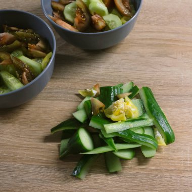 Gübrelemek için organik gıda artıkları. Saldan sonra yiyecek atıkları