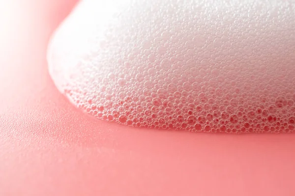 Heah Espuma Branca Sabão Shampoo Limpador Fundo Rosa Com Foco — Fotografia de Stock