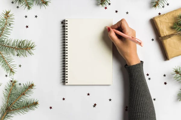 Goals plans dreams make to do list for new year christmas concept writing — Stock Photo, Image