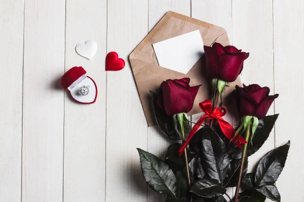 Valentines day envelope love letter with greeting card engagement ring — Stock Photo, Image