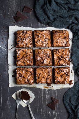 Çikolatalı brownie parça yemek kek pasta ev yapımı hamur işleri tatlı