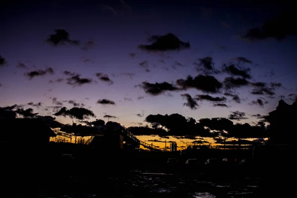 Estação Pôr Sol Ponte Sobre Ferrovia — Fotografia de Stock