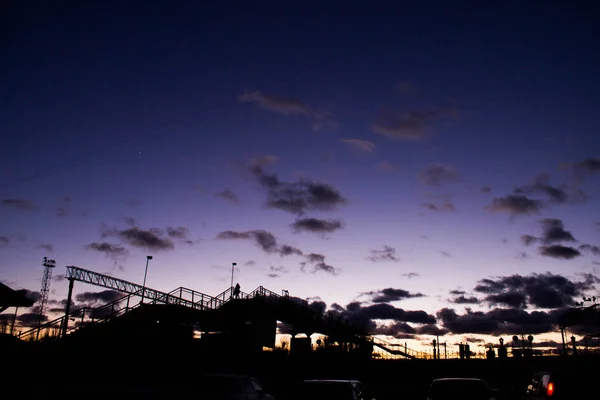 Estación Atardecer Puente Sobre Ferrocarril — Foto de Stock