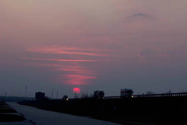 Закат Дороги Большое Красное Солнце Закате Фон — стоковое фото