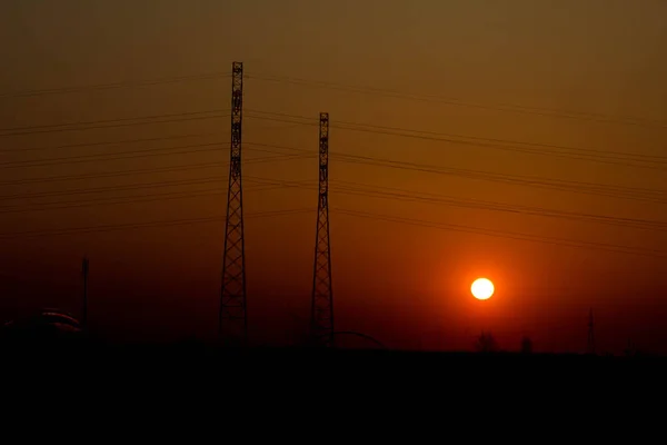 Puesta Sol Fondo Carretera Antenas Hermoso Paisaje Contexto —  Fotos de Stock