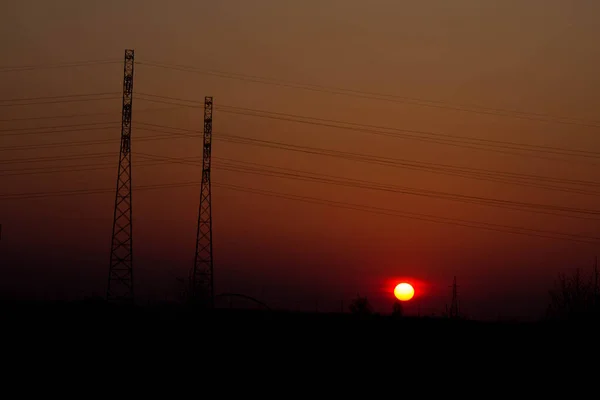 Puesta Sol Fondo Carretera Antenas Hermoso Paisaje Contexto — Foto de Stock