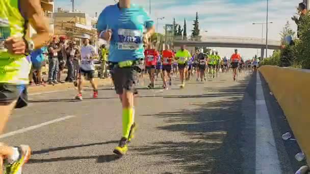 Athens, Griekenland-13 November 2016. Marathon race in Griekenland met mensen van rondom de wereld hyperlapse. — Stockvideo