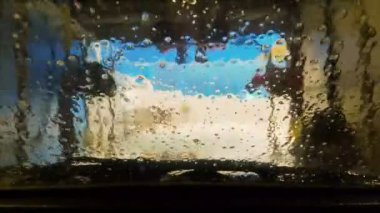 İçinde Oto yıkama.