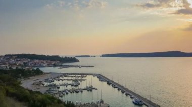 Navarin Deniz Savaşı Yunanistan Peloponnese içinde hava görünümünü. Güzel bir turizm hedef.