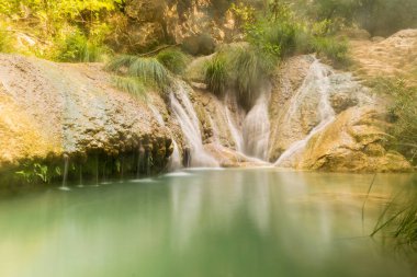Ünlü turistik hedef Polilimnio Yunanistan Peloponnese.