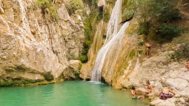 Peloponnese, Yunanistan 10 Ağustos 2017. Ünlü turistik hedef Polilimnio Yunanistan Peloponnese.