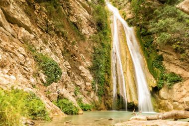 Neda şelale Peloponnese içinde. Yavaş çekim kullanılan.