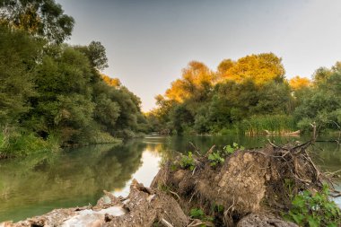 Yunanistan Alfeios Nehri'nin güzel manzara. Ünlü bir turistik hedef.