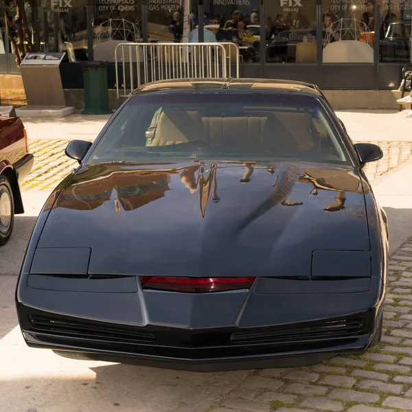 Atina, Yunanistan 19 Şubat 2017. Bir fuar merkezinde eski retro pontiac.
